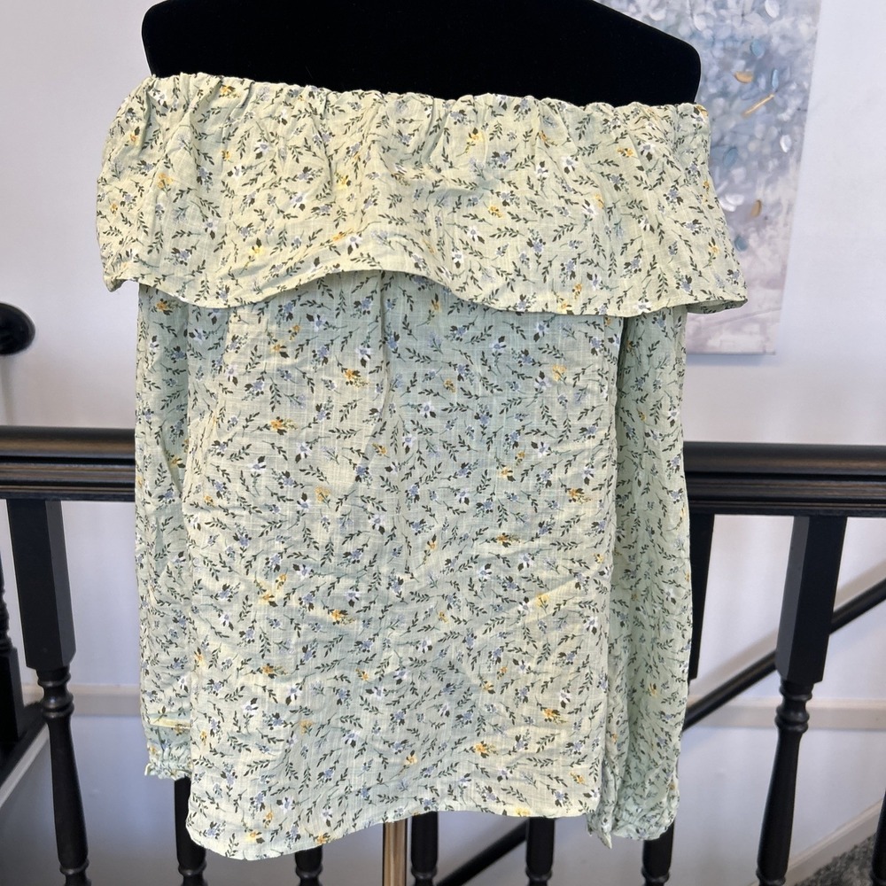 Women's Ana Brand Long Sleeve Off Shoulder Flowy Ruffle Blouse Size M